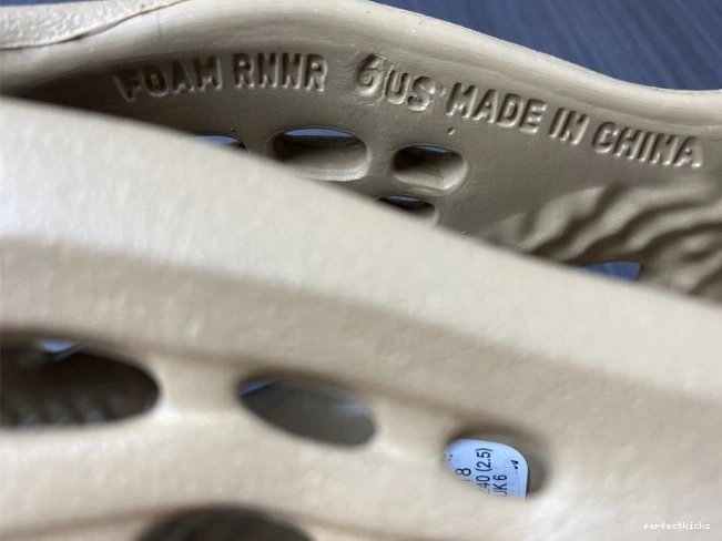 RNNR Adidas Foam Ochre GW3354 Yeezy 0823